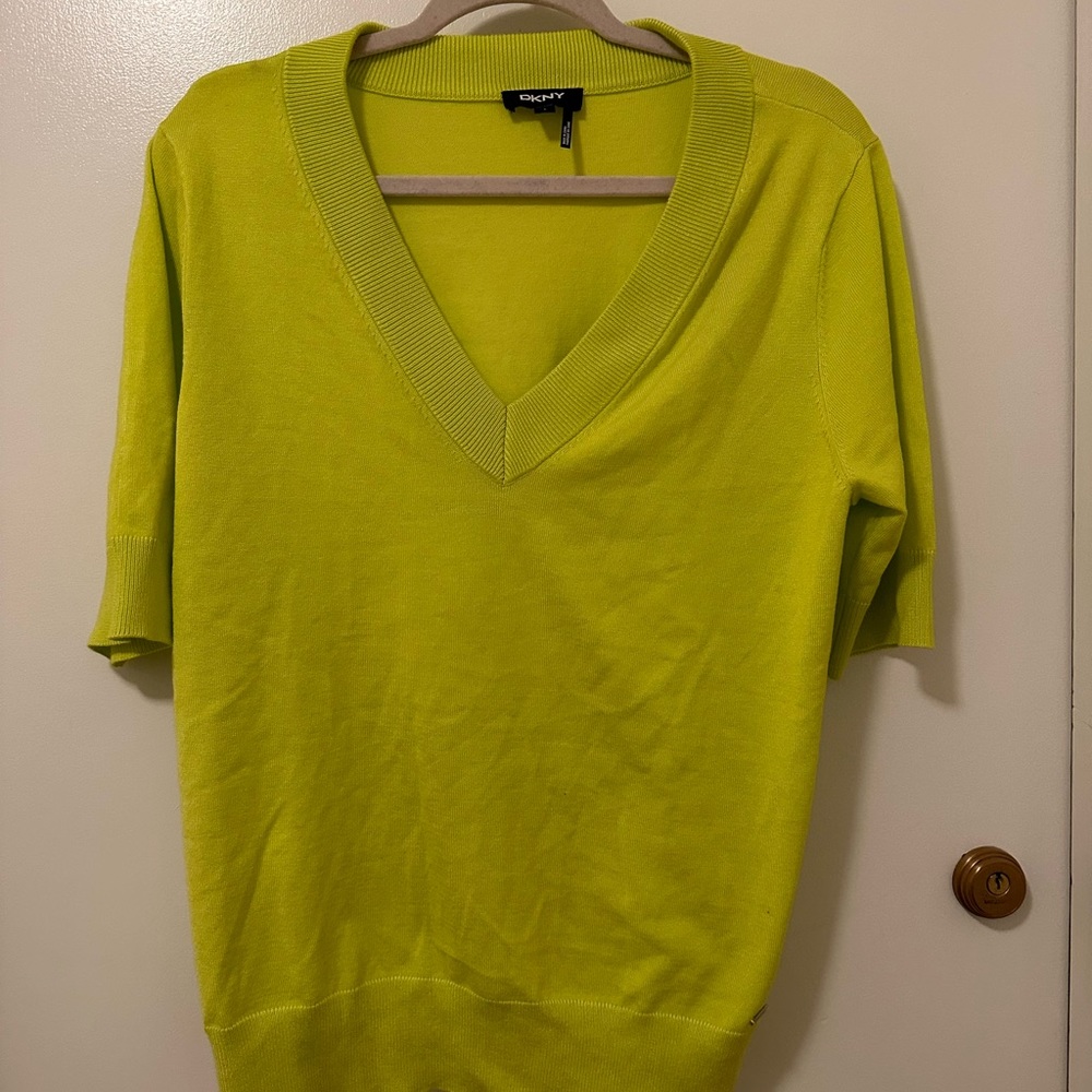 GUC DKNY Short Sleeve Sweater Size L